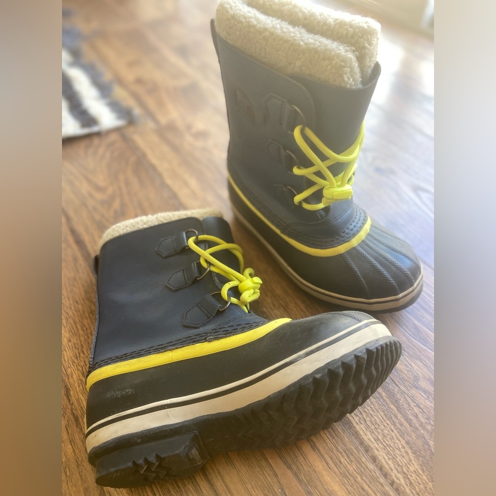 Kids Size 3 Sorel Snow Boots